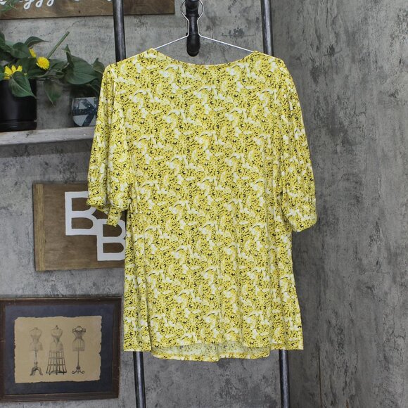 NWT Ny Collection Size Top with Short Balloon Sleeves Yellow Black Floral 3X - Picture 3 of 5
